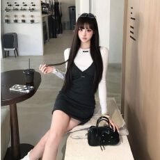 批发韩系灰色V领吊带连衣裙女早秋季纯欲气质修身内搭打底包臀短<b class='q'>裙子</b>