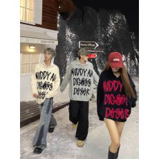 批发2025美式复古黑红撞色仿貂毛字母毛衣男女宽松慵懒针织衫情侣上衣