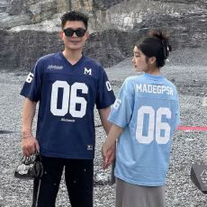 2026美式复古橄榄球服V领运动短袖T恤男女缎面凉感宽松足球上衣