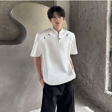 批发2026新款重磅带垫肩短袖T恤亨利领小众金属装饰<b class='q'>潮</b>男夏季重工体恤