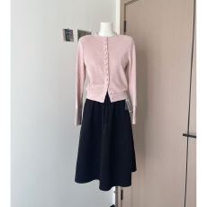 批发金川川 韩女法则 秋冬纽扣显瘦针织开衫+抽绳遮肉加厚<b class='q'>花苞</b><b class='q'>裙</b>套装