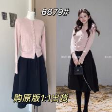 批发金川川 韩女法则 秋冬纽扣显瘦针织开衫+抽绳遮肉加厚<b class='q'>花苞</b><b class='q'>裙</b>套装