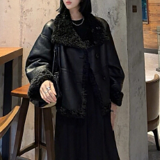 批发官图 时尚洋气拼接毛毛翻领外套女冬季2025新款两面可穿<b class='q'>皮衣</b>上衣