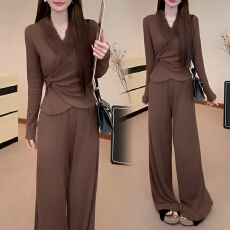 批发官图 小众设计扭结拼接V领长袖收腰上衣高腰<b class='q'>宽松</b>阔腿<b class='q'>裤</b><b class='q'>直筒裤</b>套装