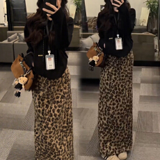 批发官图 2025冬季新款超好看时尚连帽<b class='q'>卫衣</b>上衣豹纹高腰半身裙裙套装