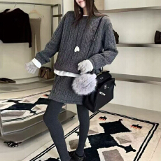 批发官图 韩系休闲长袖<b class='q'>T</b><b class='q'>恤</b>圆领麻花上衣2025秋冬新款修身半身<b class='q'>裙</b>三件套