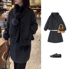 批发官图 韩系设计外套<b class='q'>休闲</b>套装冬季毛毛围脖洋气长袖上衣短裙三件套