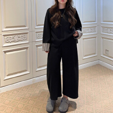 批发官图 2025冬季新款显瘦<b class='q'>时尚</b>撞色假两件上衣女简约阔腿九分裤套装