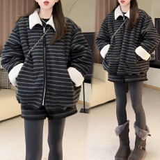 批发官图 韩系穿搭<b class='q'>套装</b>2025秋冬撞色拼接慵懒上衣阔腿短裤<b class='q'>条纹</b>两件套