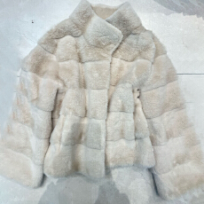 批发官图 2026<b class='q'>秋</b>冬款设计新品短款大衣立领保暖防风简约显瘦奢华外套