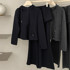 批发官图 韩系春秋穿搭一整套2026新款连帽卫衣屁帘微喇裤休闲两件套