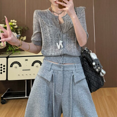 批发官图 蕾丝拼接钩花短袖<b class='q'>针织衫</b>夏季新款显瘦短上衣高腰阔腿裤套装