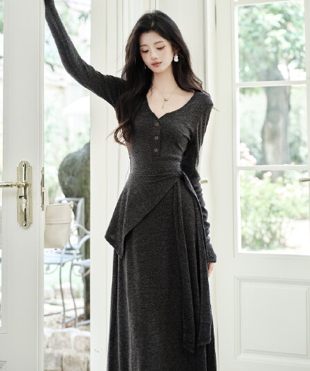 저녁 연 진짜 사진 찍기 새로운 2026 가을 겨울 아메리칸 레트로 품격 학원 디자인 센스 둘 착용 긴팔 드레스