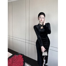 批发实拍视频  新款年轻款改良旗袍丝绒闪闪性感镂空褶皱开叉<b class='q'>连衣裙</b>