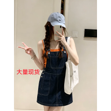 批发新款牛仔背带裙女<b class='q'>夏</b>可调节小个子高个子百搭显瘦连衣裙吊带裙