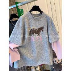 批发德绒复合<b class='q'>超</b>柔 <b class='q'>大码</b>300斤假两件粉鞋小马长袖T恤女秋冬宽松上衣潮