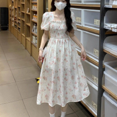 批发原版做工】法式碎花<b class='q'>连衣裙</b>女夏季2026新款气质收腰小个子仙女长裙