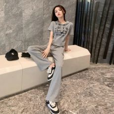 批发2026年新灰色运动休闲套<b class='q'>装</b>夏季时尚减龄活泼俏皮<b class='q'>短袖</b>阔腿<b class='q'>裤</b><b class='q'>两件套</b>