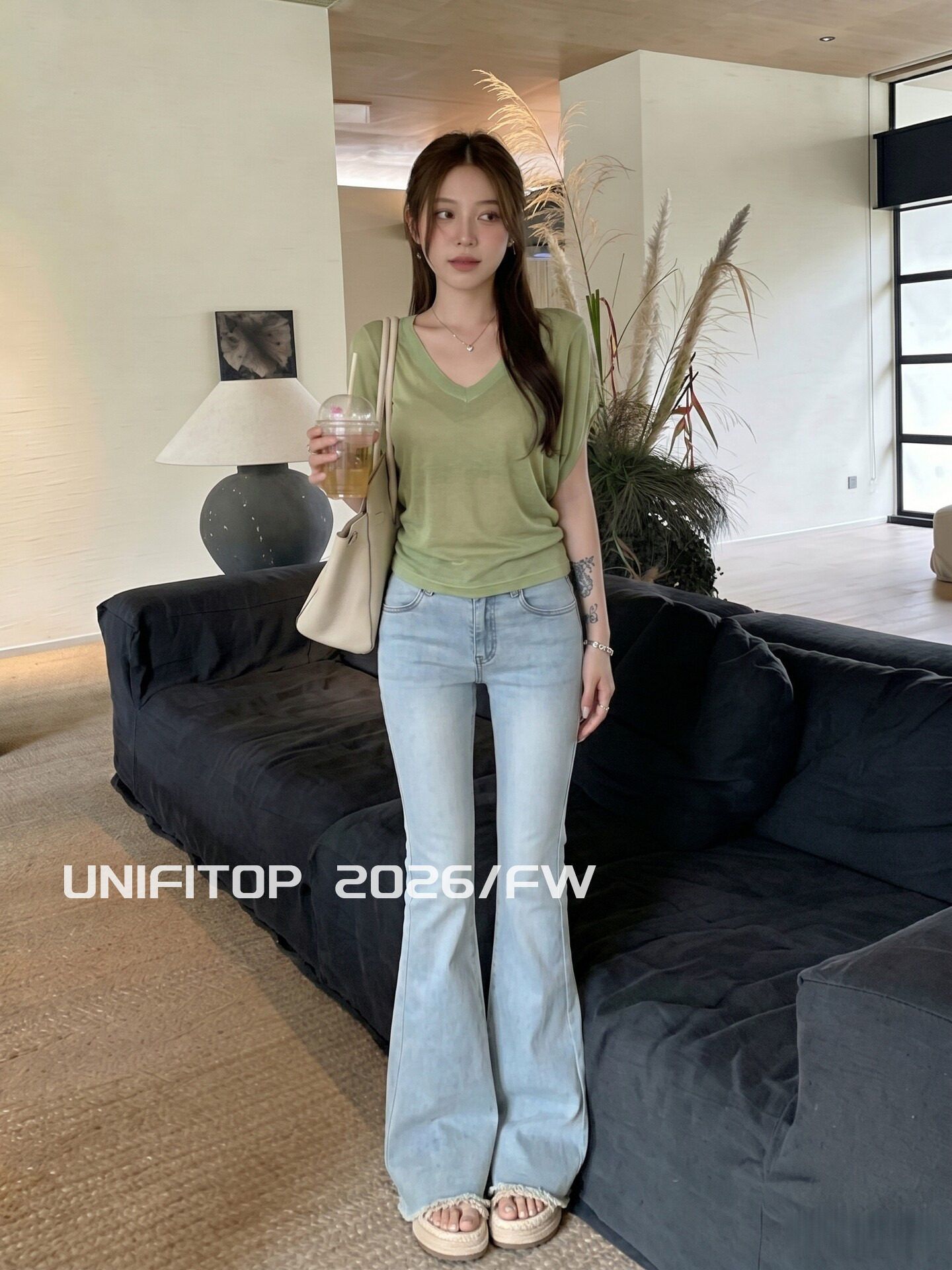 라이 경기 서울 작은 대중 순수한 욕망 분위기 센스 배트윙 소매 티셔츠 여름 새로운 녹색 루즈핏 슬림해 보이는 V넥 핫걸 맨위