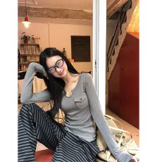 批发人棉磨毛】灰色口袋长袖T恤女秋季修身u领打底衫显瘦内搭上衣