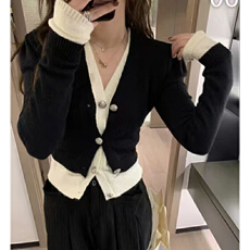 批发韩系小香风假两件粉色v领针织开衫女春秋设计感<b class='q'>短款</b><b class='q'>毛衣</b>外套上衣
