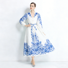 批发实拍2026春秋新款复古棉麻V领灯笼袖印花<b class='q'>连衣裙</b>长裙