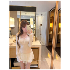 批发栀香白茶 圆领纽扣蕾丝拼接打底T恤女秋冬长袖修身上衣
