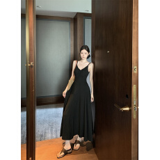 批发实价实拍   带胸垫吊带重工大摆<b class='q'>连衣裙</b>长裙针织收腰系带款