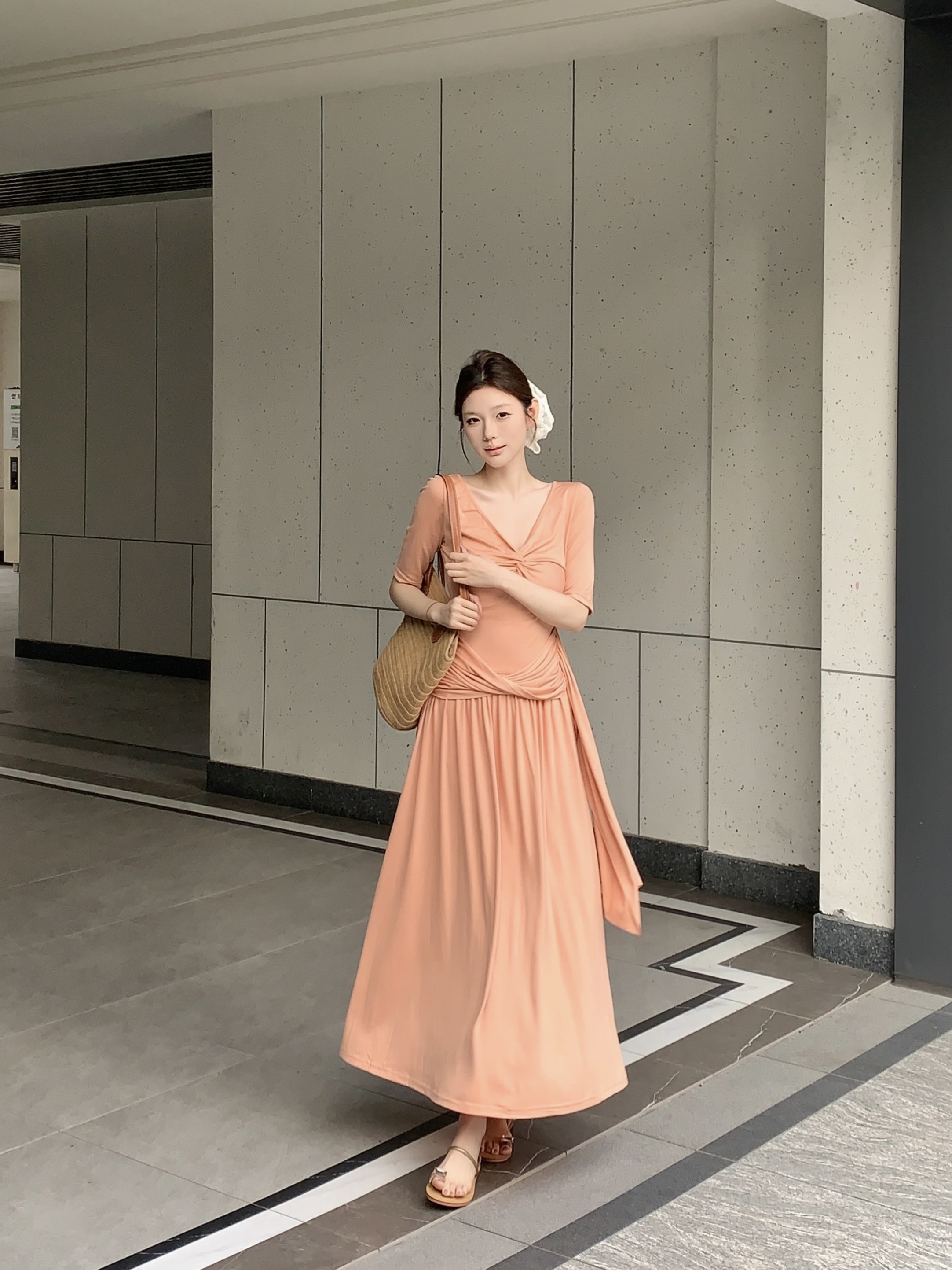纯欲性感灰色扭结连衣裙子女夏季高级感气质收腰长裙  服裝批發女裝批發服飾貨源