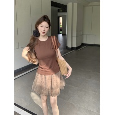 批发实拍不减价 咖色正肩短袖T恤<b class='q'>女装</b>夏季波点半身裙网纱蓬蓬裙两件套