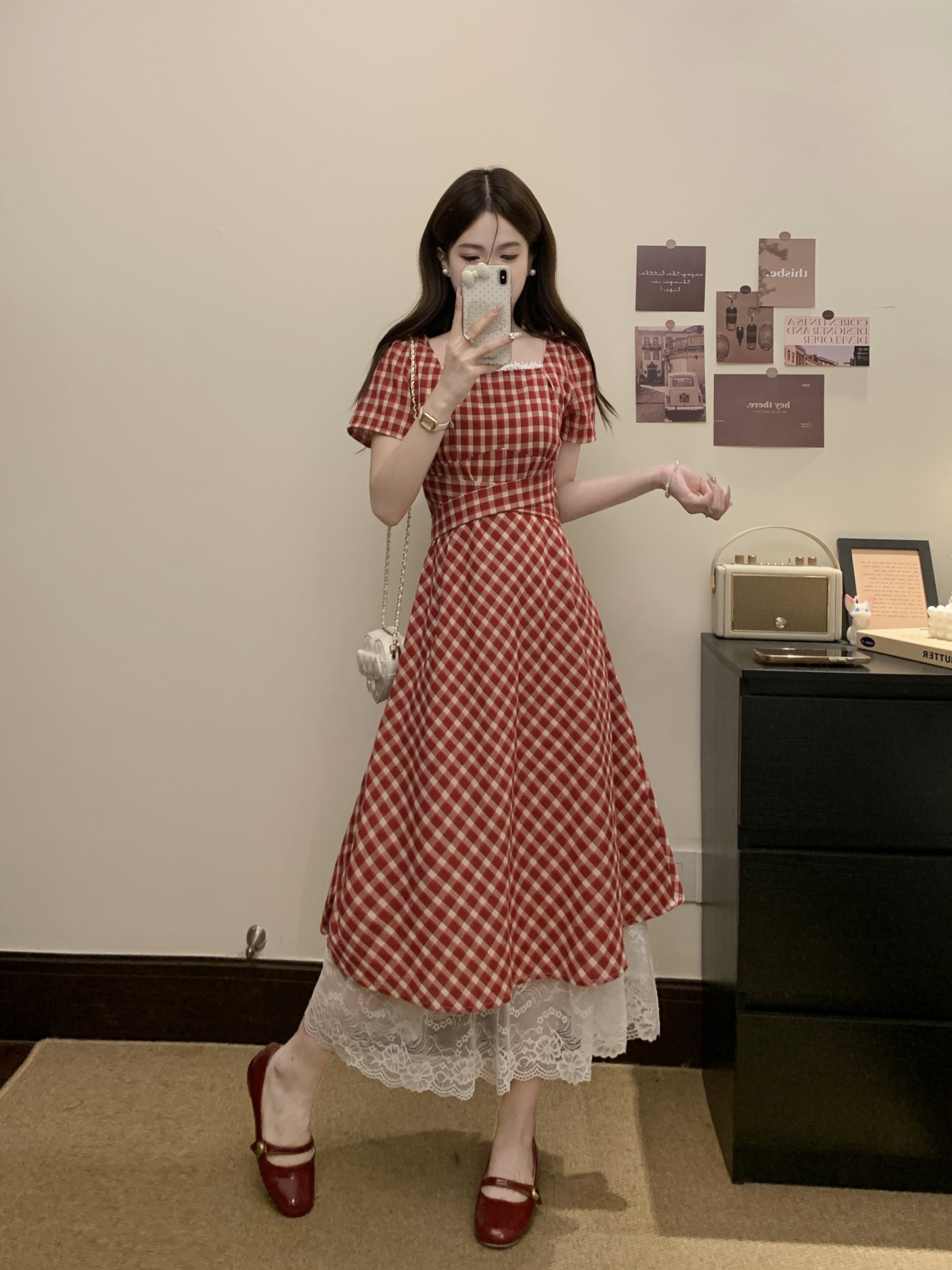 레트로 빨간색 체크무늬 반팔 드레스 여성 의류 2026 여름 새로운 레이스업 허리 수축 슬림해 보이는 a 단어 길이 치마
