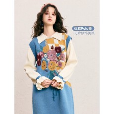 针织连衣裙女2025秋冬新款蓝色毛衣裙长款裙子花神迷宫