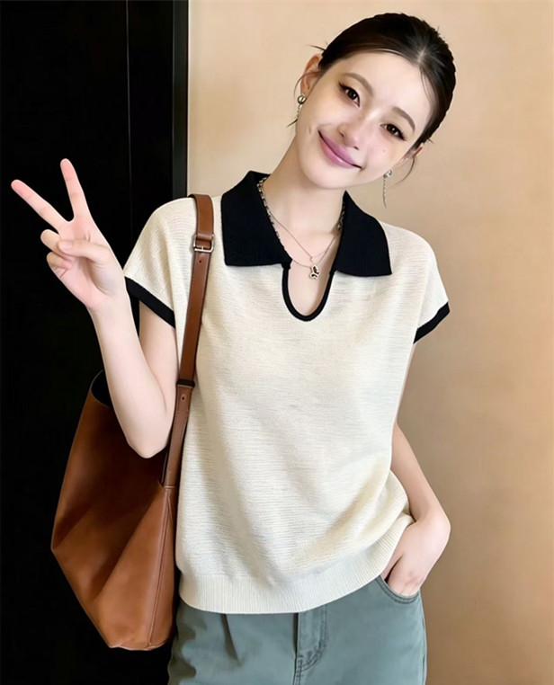 한국 스타일 폴로 칼라 배색 얇은 스타일 니트 반팔 티셔츠 여성 2026 여름 새로운 루즈핏 슬림해 보이는 품격 맨위 트렌디