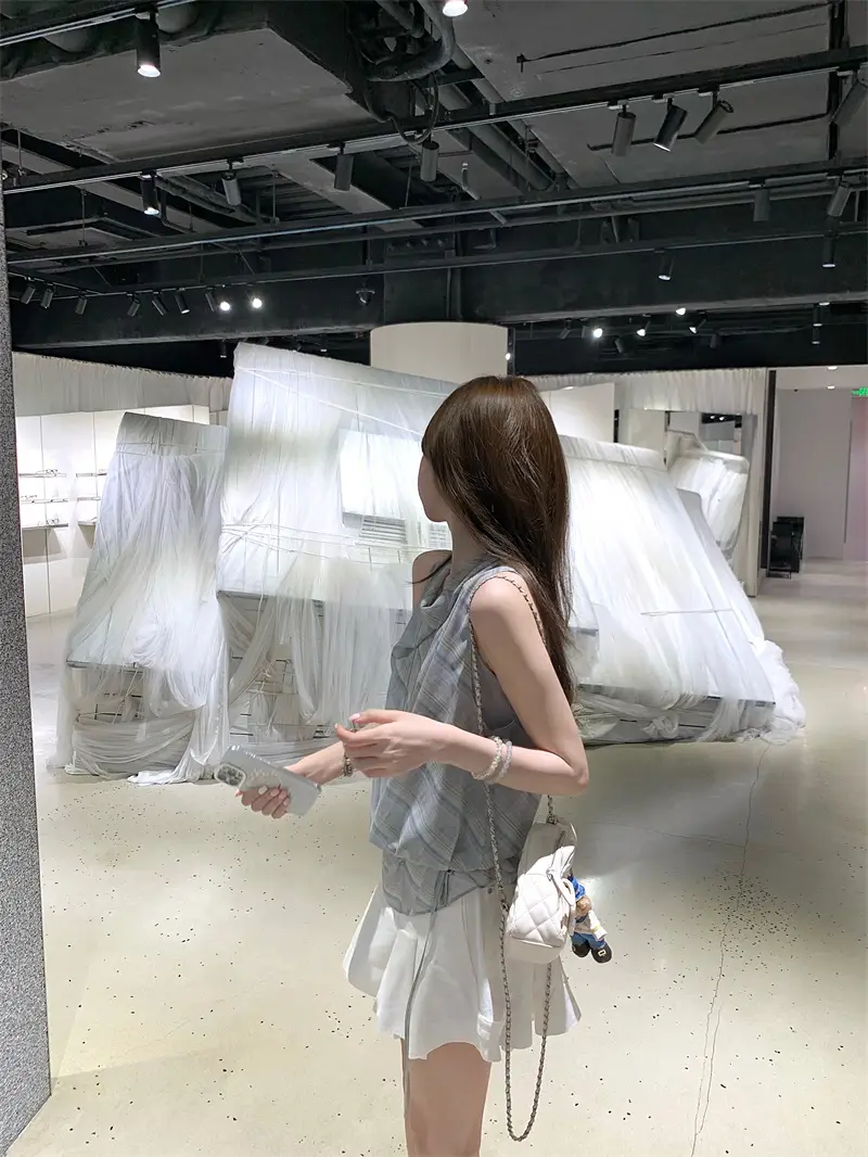 블루 체크 쉬폰 홀터 민소매 상세 이미지 5