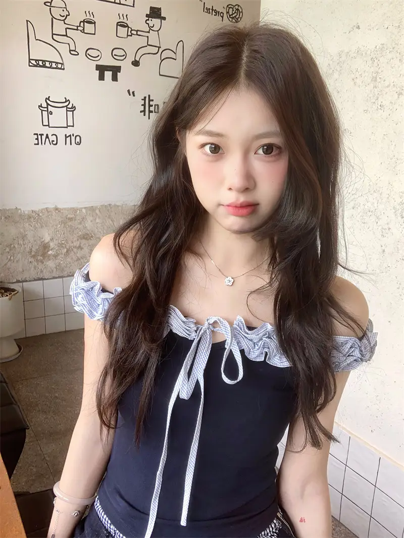 오프숄더 반팔 티셔츠 상세 이미지 7