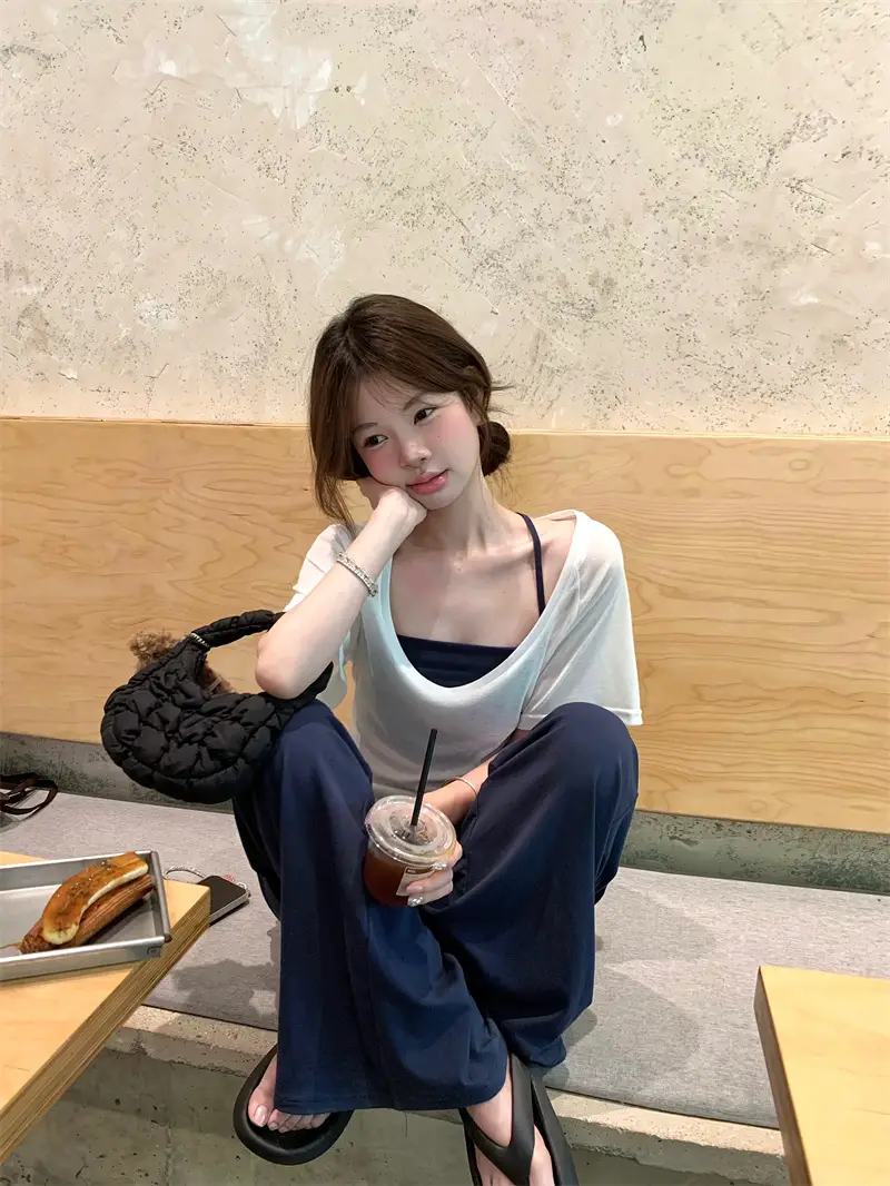 자연스러운 핏 블라우스 티셔츠 상세 이미지 1