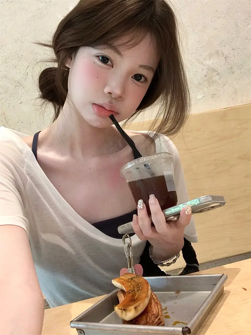 자연스러운 핏 블라우스 티셔츠 상세 이미지 2