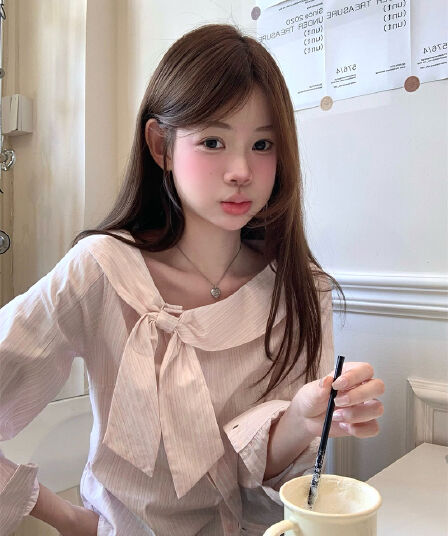 실사 빛 벚꽃 핑크색 스트라이프 소녀 긴팔 격자 무늬 셔츠