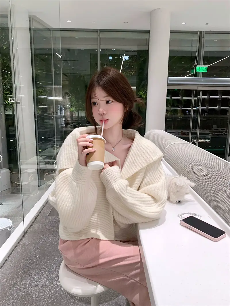 클라우드 머스 럭셔리 네이비 니트 자켓