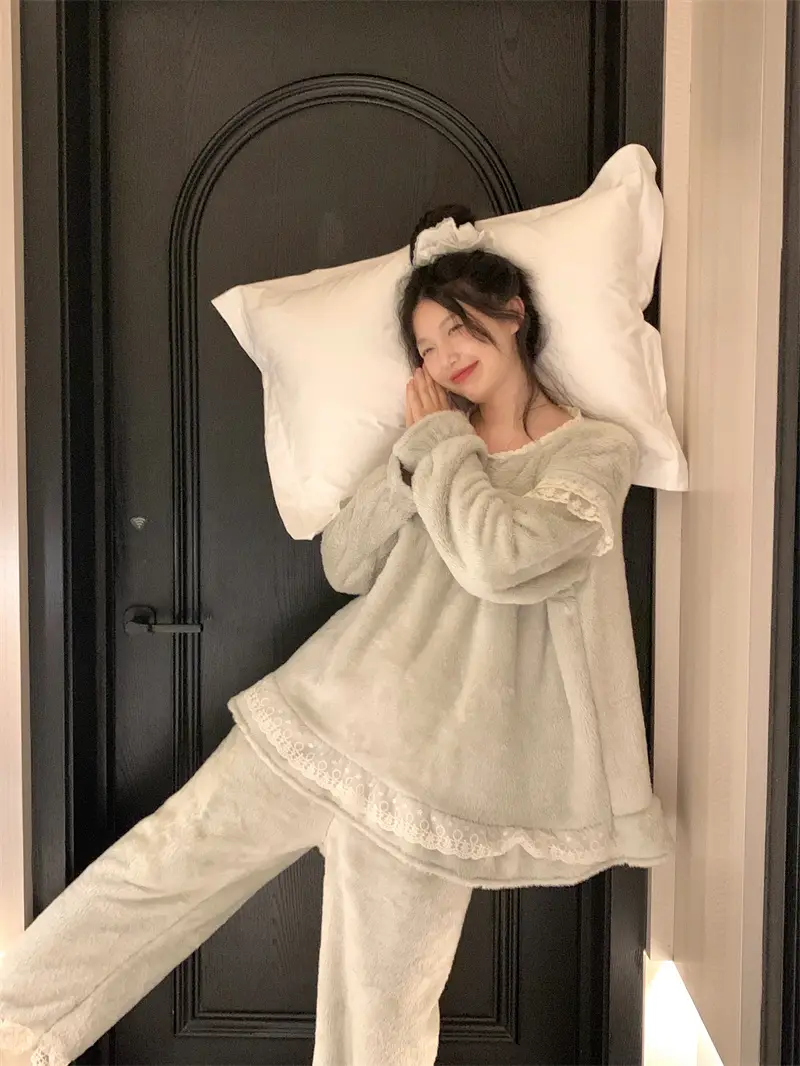 겨울 레이스 디자인 홈웨어 세트 상세 이미지 2