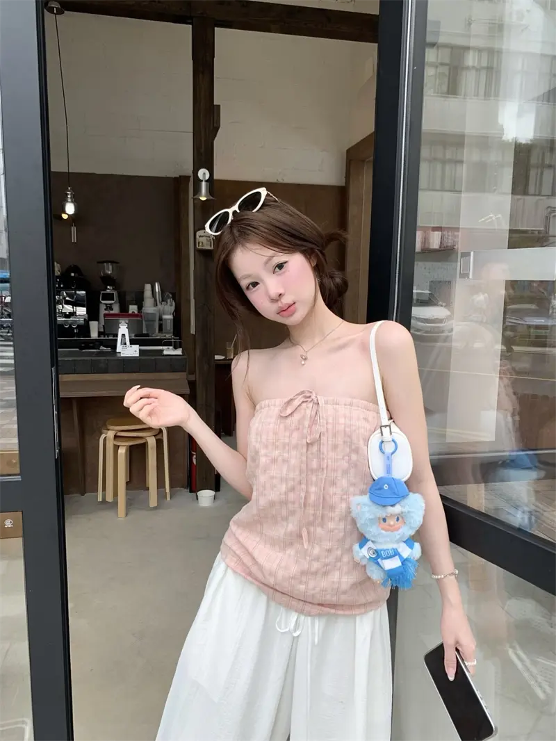 퍼프 텍스처 끈 디테일 핑크 체크 튜브탑 상세 이미지 4