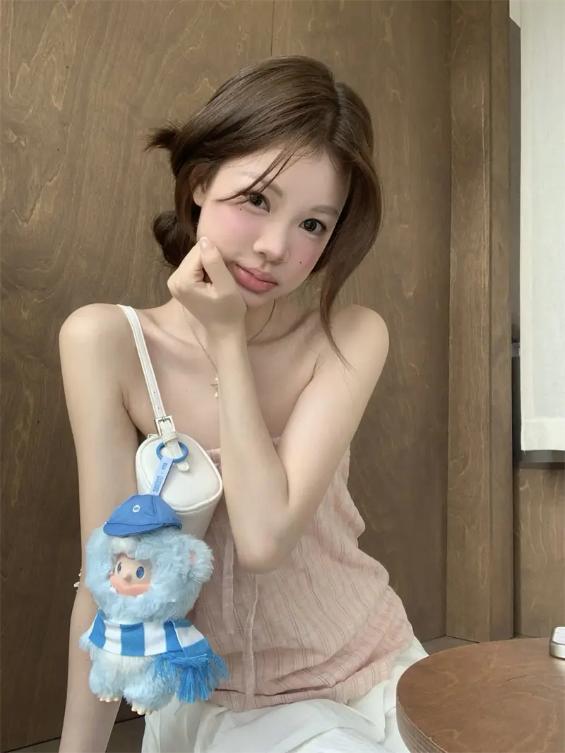 퍼프 텍스처 끈 디테일 핑크 체크 튜브탑 상세 이미지 5