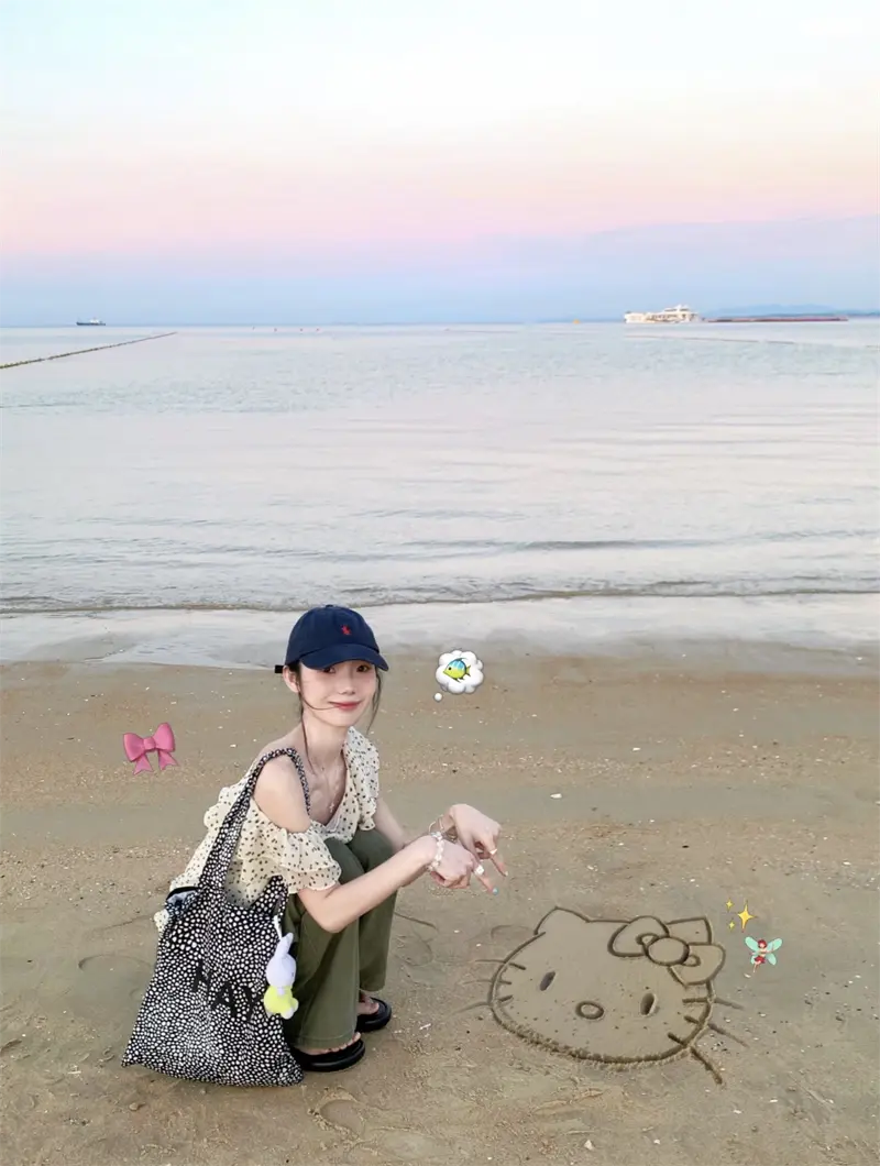도트 쉬폰 러플 비대칭 오프숄더 블라우스 상세 이미지 1