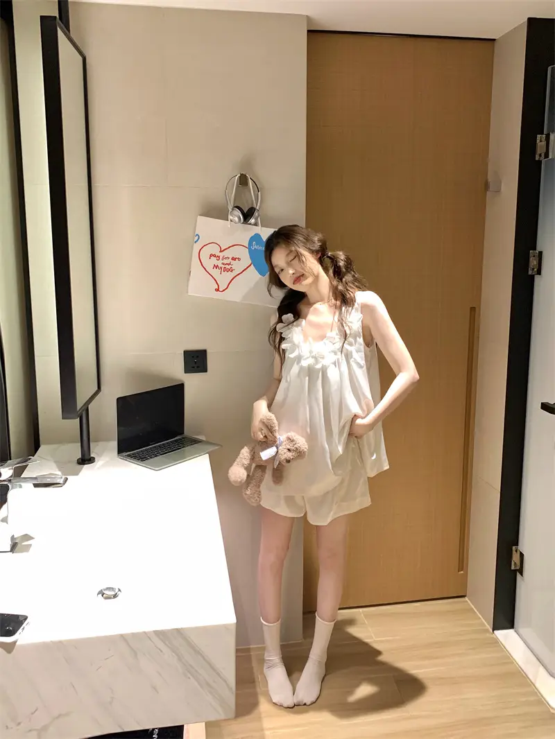 프렌치 스타일 진주 화이트 홈웨어 세트 상세 이미지 4
