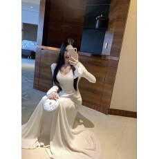 批发实价实拍  秋冬白V领针织连衣裙修身大摆A字长裙