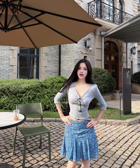 정가 실사 한 부서 부드러운 십자가 칼라 웨이브 측면 몸매 가꾸기 중간 소매 맨위 꽃무늬 반 스커트