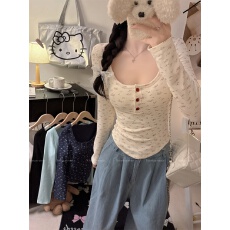 批发特价不减 秋冬新款纯欲风磨毛绒碎花带胸垫长袖T恤设计感修身上衣