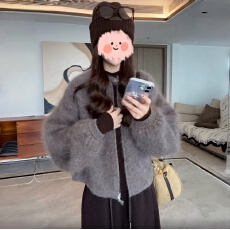 批发2025新款冬季温柔风氛围感宽松开衫一粒扣拉链设计感毛衣外套