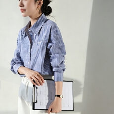 批发实拍2026春季新款<b class='q'>刺绣</b>法式蓝格子长袖衬衫女宽松叠穿翻领通勤衬衣