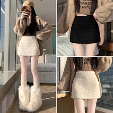 批发实拍毛绒绒加厚小香风辣妹<b class='q'>短裙</b>女2025秋冬高腰百搭A字包臀<b class='q'>短裙</b>